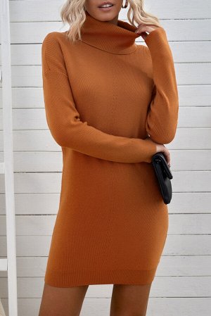 Оранжевое вязаное платье-водолазка
