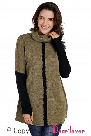Оливковый пуловер-туника с черными рукавами и полосой спереди