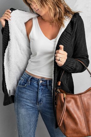 Черный вязаный свитер-кардиган с карманами и капюшоном из шерпы
