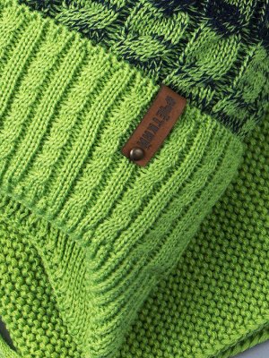 Шапка вязаная для мальчика с двумя бубонами на завязках, двухцветная, #ЧЕТКИЙ + снуд, зеленый