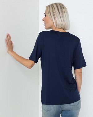 HV Блуза Описание



Базовый гардероб

Универсальная блузка с округлым вырезом горловины и короткими рукавами. Украшена узором из бусин и стразов. Модель прекрасно будет смотреться и с деловым к