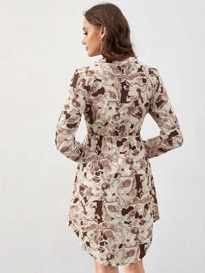 Платье с графическим принтом с поясом из шифона