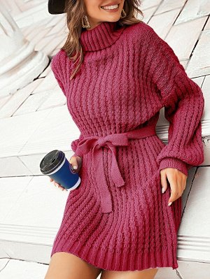 Платье-свитер с высоким воротником с поясом