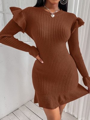 Облегающее платье-свитер с оборкой