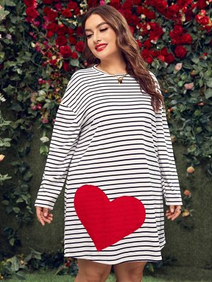 Платье-футболка Plus Size с принтом сердечка в полоску