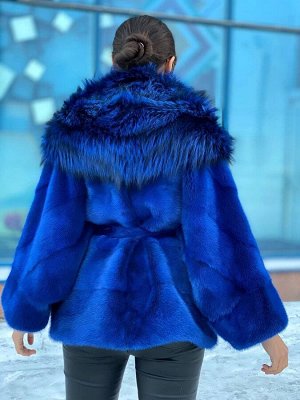 Шуба Шуба из меха европейской норки с капюшоном из меха чернобурой финской лисицы с меховым плясом 
«оверсайз» модель «кимоно»