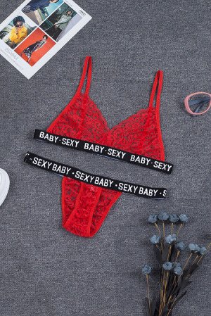 Красный кружевной комплект белья с надписью: SEXY BABY