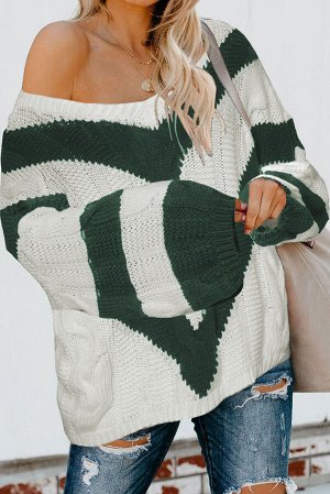 Белый свитер оверсайз с зелеными V-образными полосками