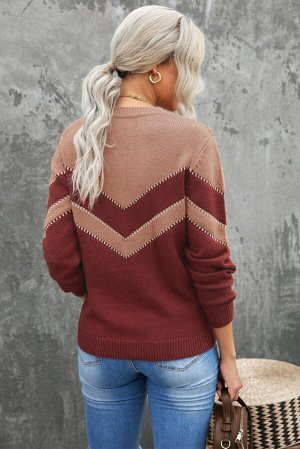 Коричневый вязаный свитер с V-образной бежевой вставкой