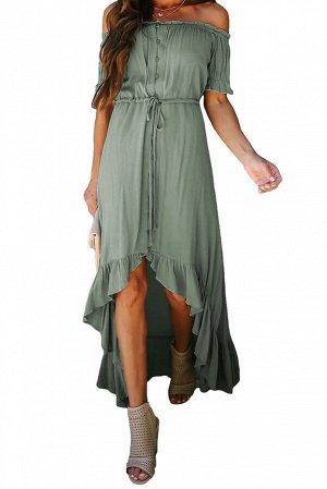 Зеленое платье-сарафан с открытыми плечами и разновеликим подолом