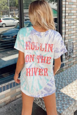 Голубая футболка оверсайз с красочным принтом CCR и надписью: Rollin' On The River