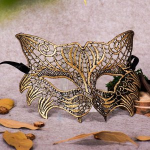 Золотистая ажурная карнавальная маска "Кошечка"