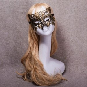 Золотистая ажурная карнавальная маска "Кошечка"
