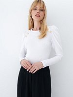 Блузка с декоративными пуговицами