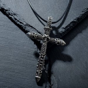 Кулон унисекс "Крест" с черепом, цвет чернёное серебро