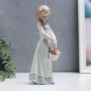 Сувенир керамика "Девочка в светлом сарафане с корзинкой роз" 30 см