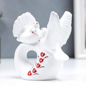 Сувенир керамика "Белые голубки на сердечке" стразы 11 см
