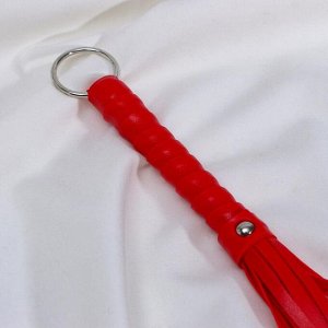 Плётка красная, ручка 12 см, хвост 16 см
