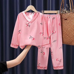 Детская пижама из искусственного шелка (блуза с длинным рукавом + брюки), принт "Вишня", цвет розовый