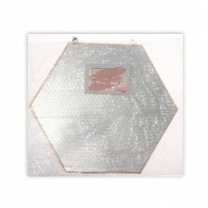 Зеркало настенное «Изящная геометрия», зеркальная поверхность 25 ? 28 см, цвет золотистый