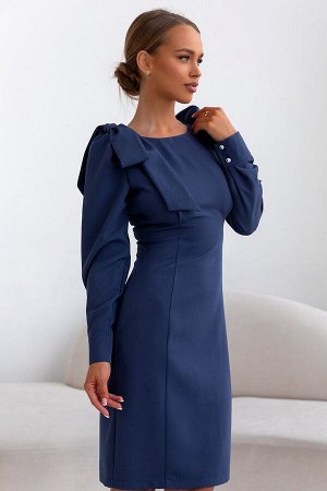 Платье Прекрасный вариант разнообразить офисный стиль внеся в него романтику и женственность. Глубокий синий оттенок и приталенный силуэт невероятно стройнят и украсят любую фигуру. Плечики приподняты