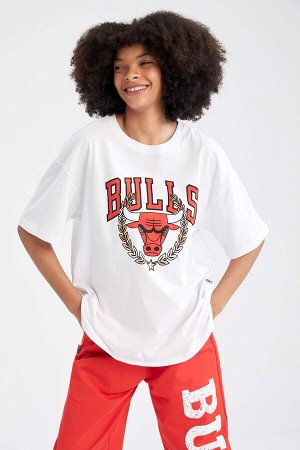 Defacto Fit NBA Chicago Bulls Licensed Oversize-футболка с круглым вырезом и короткими рукавами