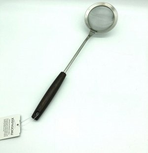 Шумовка с деревянной ручкой, диаметр 8 см