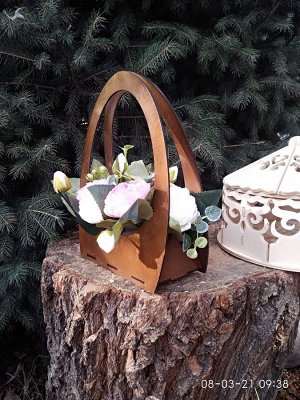 Деревянная корзинка для цветов