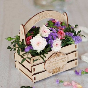 Деревянная корзинка для цветов