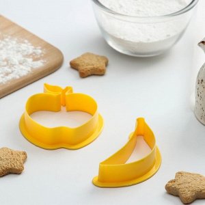 Набор форм для печенья Доляна «Фрукты», 2 шт, яблоко 7,5х7х2, банан 8,5х2х2 см