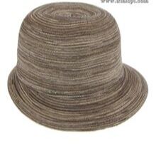 Шляпа Состав:  capron, polyester
Ширина поля:  2,5-5 см.
Диаметр шляпы:  25 см.
Высота тульи:  10 см.
Детали:  пластиковый каркас.