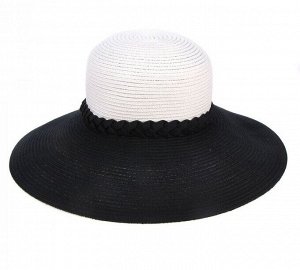 Шляпа Ширина поля:  11,5 см.
Диаметр шляпы:  40 см.
Высота тульи:  10 см.
Аксессуар:  коса из ленты в тон полям шляпы.
Детали:  пластиковый каркас.