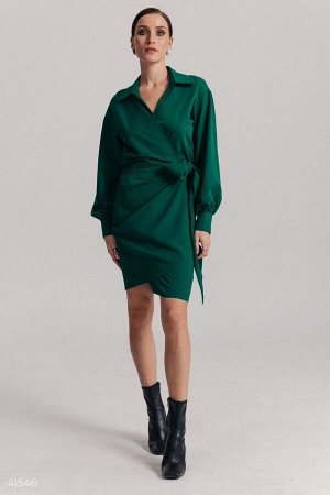 Зеленое платье-рубашка на запах