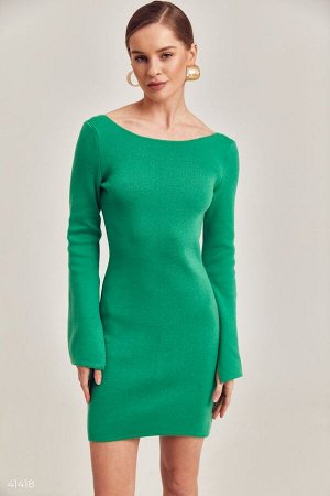 Зеленое трикотажное платье мини