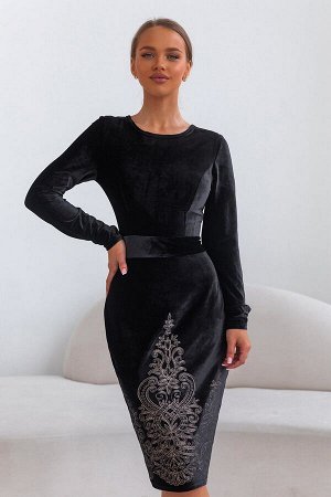 Платье Благородное чёрное платье выглядит очень эффектно. Красота этой модели в сочетании с нежной вышивкой станет отличным дополнением к любому празднику и будет выглядеть впечатляюще. Вечерний фасон
