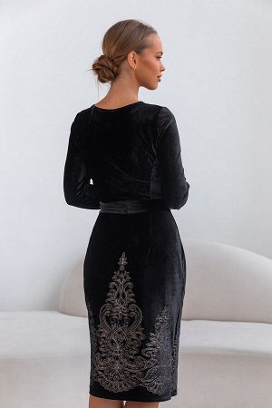 Платье Благородное чёрное платье выглядит очень эффектно. Красота этой модели в сочетании с нежной вышивкой станет отличным дополнением к любому празднику и будет выглядеть впечатляюще. Вечерний фасон