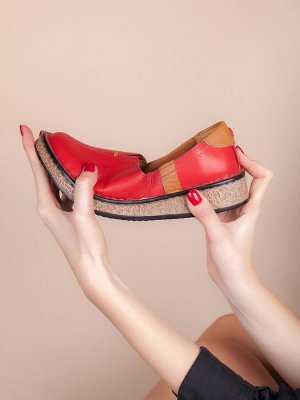 Комфортные женские туфли на плоской подошве/ Слиперы (7405-06)