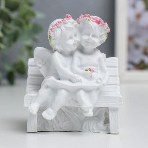Сувенир "2 ангелочка в розовом веночке на скамейке" 8х7х5 см