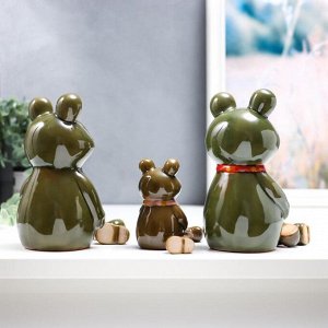 Сувенир керамика "Нарядная лягушачья семья" набор 3 шт 16х9,5х8 см