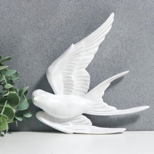 Сувенир полистоун настенный декор "Птица - полёт" белый 19х19 см