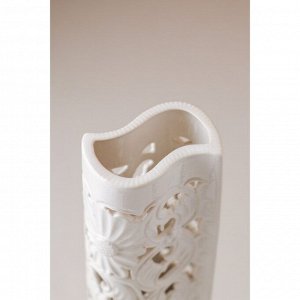 Ваза керамическая "Агата-цветы", настольная, сквозная резка, белая, 26 см