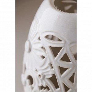 Ваза керамическая "Евро-цветы", настольная, сквозная резка, белая, 21 см