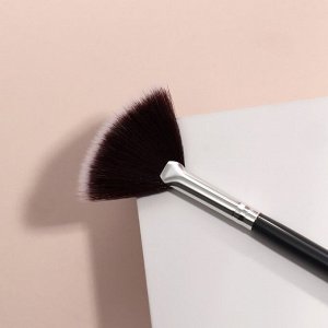 Кисть для макияжа «Brush GRAPHITE», веерная, 20 см, цвет серый