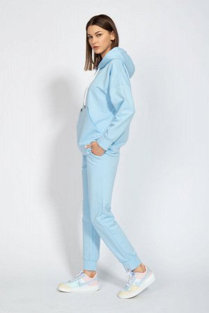 Костюм Костюм Kivviwear 4015-4040 голубой 
Состав: ПЭ-24%; Хлопок-70%; Эластан-6%;
Сезон: Весна

Костюм оверсайз с брюками средней посадки с карманами в боковых швах. Обработка низа брюк манжета. Тка