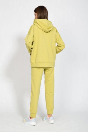 Костюм Костюм Kivviwear 4015-4040 лимонный хаки 
Состав: ПЭ-24%; Хлопок-70%; Эластан-6%;
Сезон: Весна

Костюм оверсайз с брюками средней посадки с карманами в боковых швах. Обработка низа брюк манжет