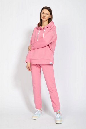 Костюм Костюм Kivviwear 4015-4040 розовый 
Состав: ПЭ-24%; Хлопок-70%; Эластан-6%;
Сезон: Весна

Костюм оверсайз с брюками средней посадки с карманами в боковых швах. Обработка низа брюк манжета. Тка