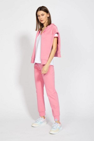 Костюм Костюм Kivviwear 4015-4040 розовый 
Состав: ПЭ-24%; Хлопок-70%; Эластан-6%;
Сезон: Весна

Костюм оверсайз с брюками средней посадки с карманами в боковых швах. Обработка низа брюк манжета. Тка