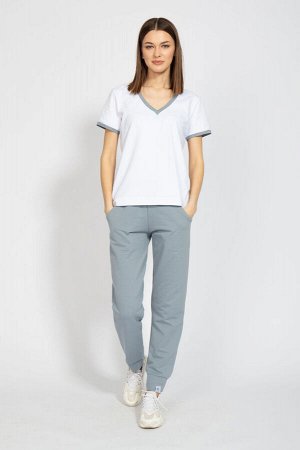 Костюм Костюм Kivviwear 4015-4040 серый 
Состав: ПЭ-24%; Хлопок-70%; Эластан-6%;
Сезон: Весна

Костюм оверсайз с брюками средней посадки с карманами в боковых швах. Обработка низа брюк манжета. Ткань