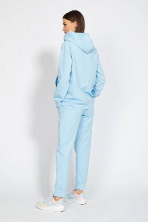 Костюм Костюм Kivviwear 4016-4040 голубой 
Состав: ПЭ-24%; Хлопок-70%; Эластан-6%;
Сезон: Весна

Костюм CLASSIC с брюками средней посадки с карманами в боковых швах. Обработка низа брюк манжета. Ткан