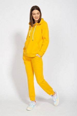 Костюм Костюм Kivviwear 4016-4040 медовый желтый 
Состав: ПЭ-24%; Хлопок-70%; Эластан-6%;
Сезон: Весна

Костюм CLASSIC с брюками средней посадки с карманами в боковых швах. Обработка низа брюк манжет